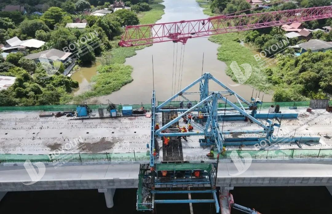 تايلاند سكة حديد لوبوري Cantilever Form Traveller Case