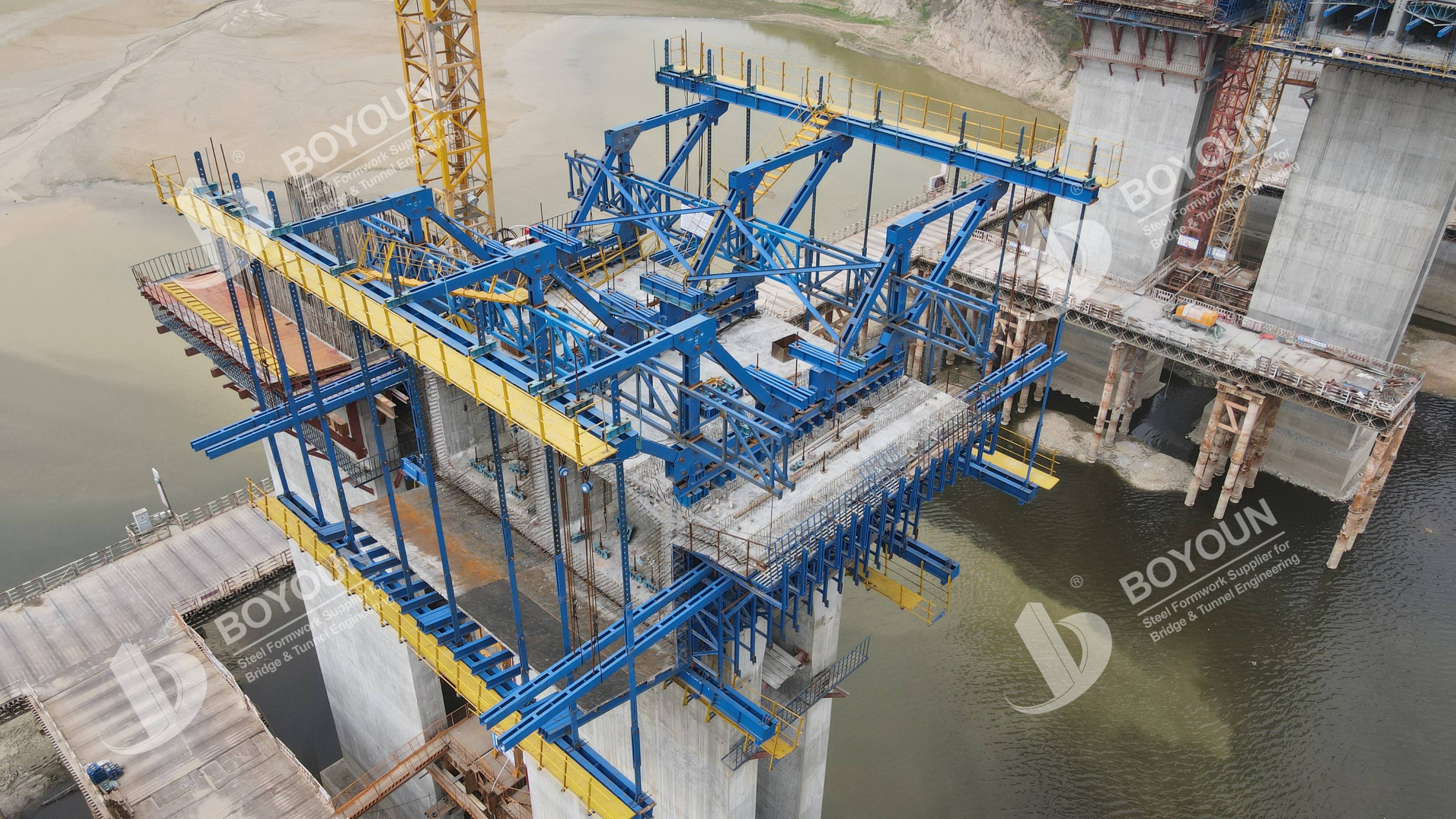 Shending River Bridge (باللغة الإنجليزية)