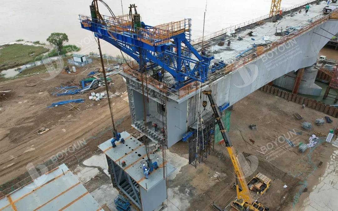 مقارنة بين العوارض السابقة والصانعة في المكان في جسر الهندسة