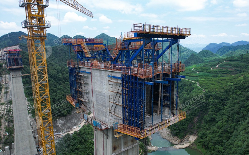 مشروع خط تمديد وينغ آن -ماكانبينغ الشمالي -الجنوبي