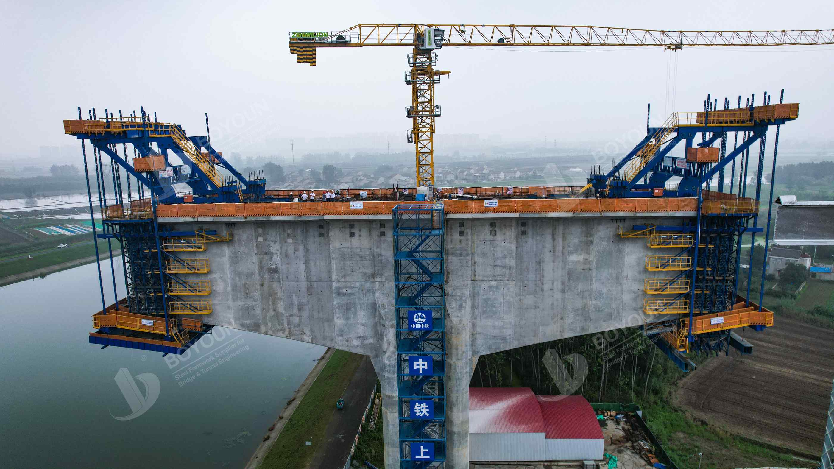 جسر ليوخه ميج لسكة حديد شانغهاي -تشونغتشينغ -تشنغدو فائقة السرعة